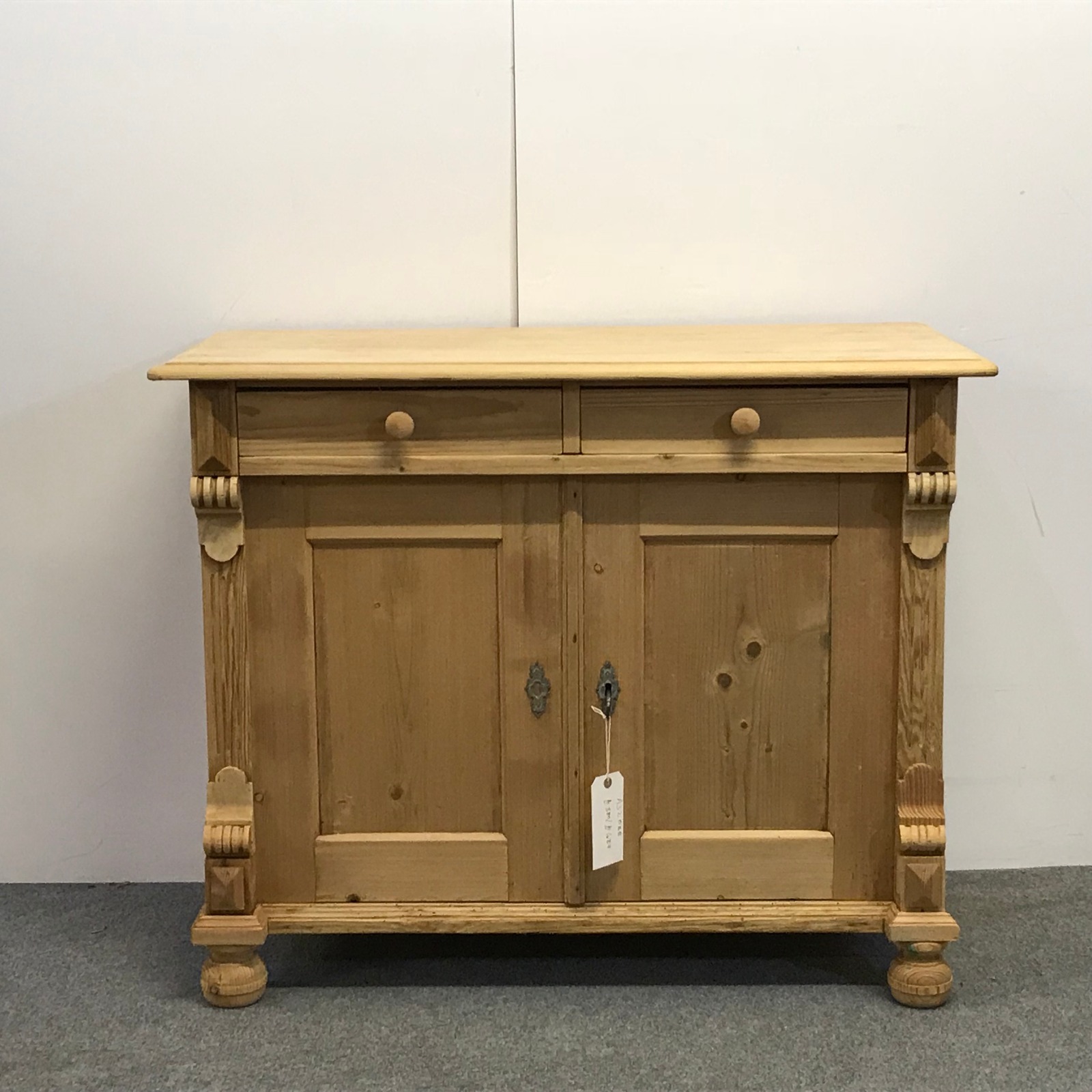 Pine Farmhouse Kitchen Dresser Base c.1920 (1 of 1) Pine Farmhouse Kitchen Dresser Base c.1920 (1 of 1)