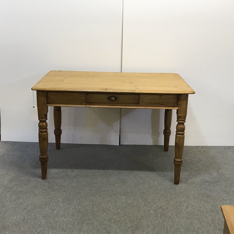 Late Victorian Pine 4ft Kitchen Table (1 of 1) Late Victorian Pine 4ft Kitchen Table (1 of 1)