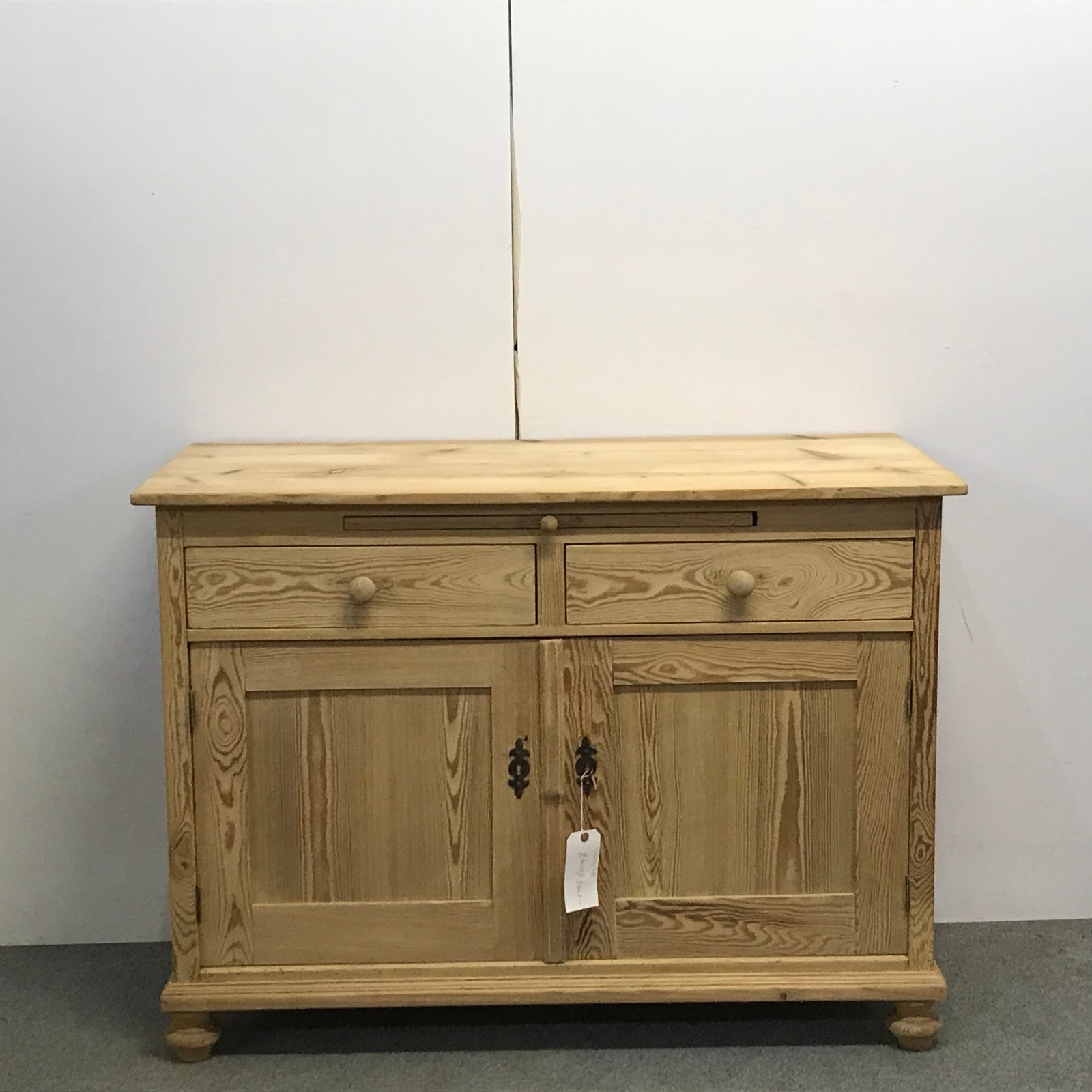 Pine Country Kitchen Cupboard with Pull-out Breadboard c.1925 (1 of 1) Pine Country Kitchen Cupboard with Pull-out Breadboard c.1925 (1 of 1)