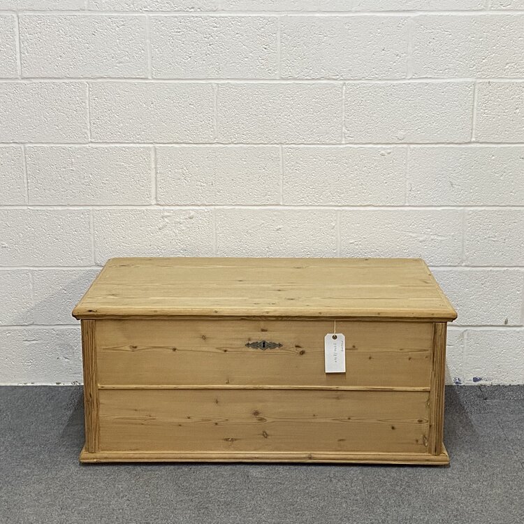 Old Pine Blanket Chest c.1880 (1 of 7) Old Pine Blanket Chest c.1880 (1 of 7)