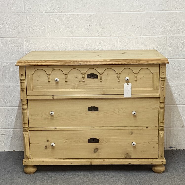 Large Antique Chest of 3 Drawers (1 of 6) Large Antique Chest of 3 Drawers (1 of 6)