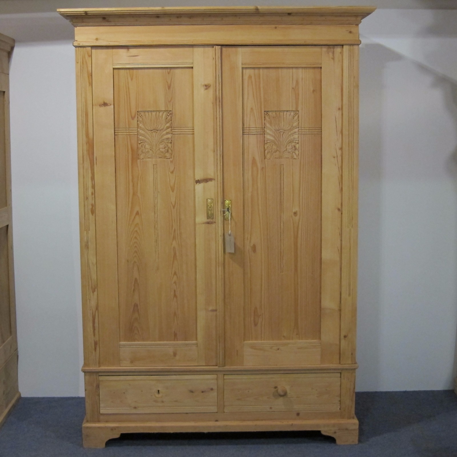 Pine Wardrobe c.1920 (which dismantles for delivery) (1 of 1) Pine Wardrobe c.1920 (which dismantles for delivery) (1 of 1)