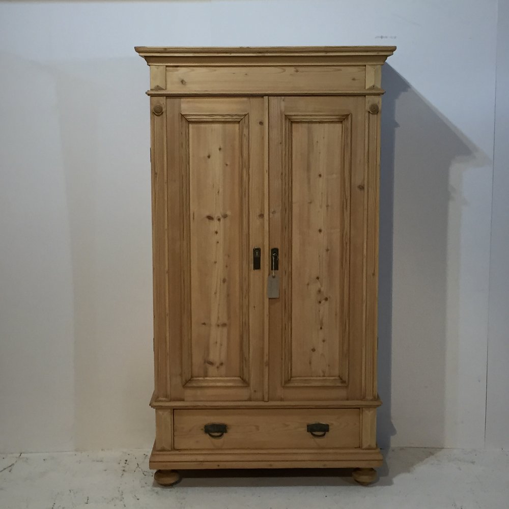 Attractive Antique Pine Linen Storage Cupboard (1 of 1) Attractive Antique Pine Linen Storage Cupboard (1 of 1)