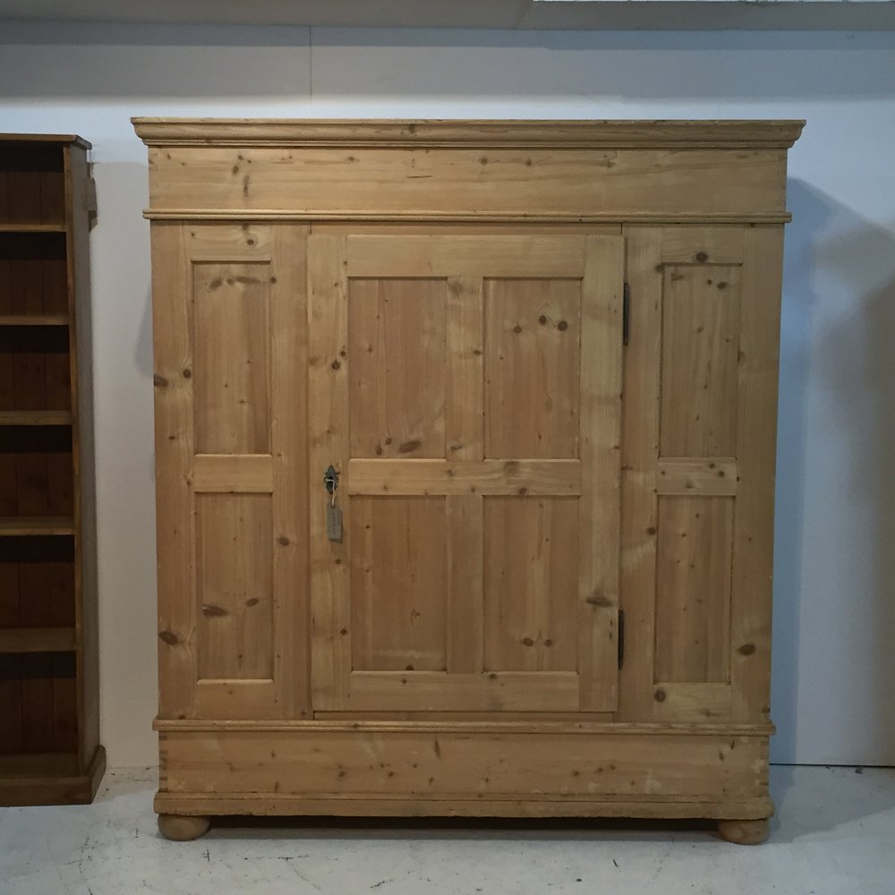 Very Large 19th Century Pine Cottage Wardrobe (1 of 1) Very Large 19th Century Pine Cottage Wardrobe (1 of 1)
