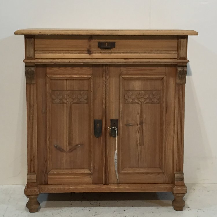 Charming Old Pine Bedside Cupboard c.1915 (1 of 1) Charming Old Pine Bedside Cupboard c.1915 (1 of 1)