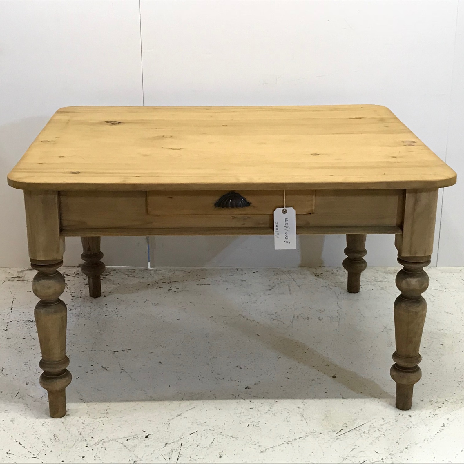 Victorian Pine Farmhouse Table with Turned Legs (1 of 1) Victorian Pine Farmhouse Table with Turned Legs (1 of 1)