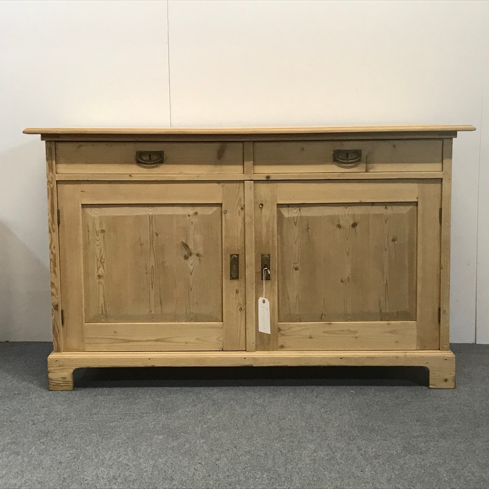 Classic Old Pine Kitchen Sideboard C.1920 (1 of 1) Classic Old Pine Kitchen Sideboard C.1920 (1 of 1)