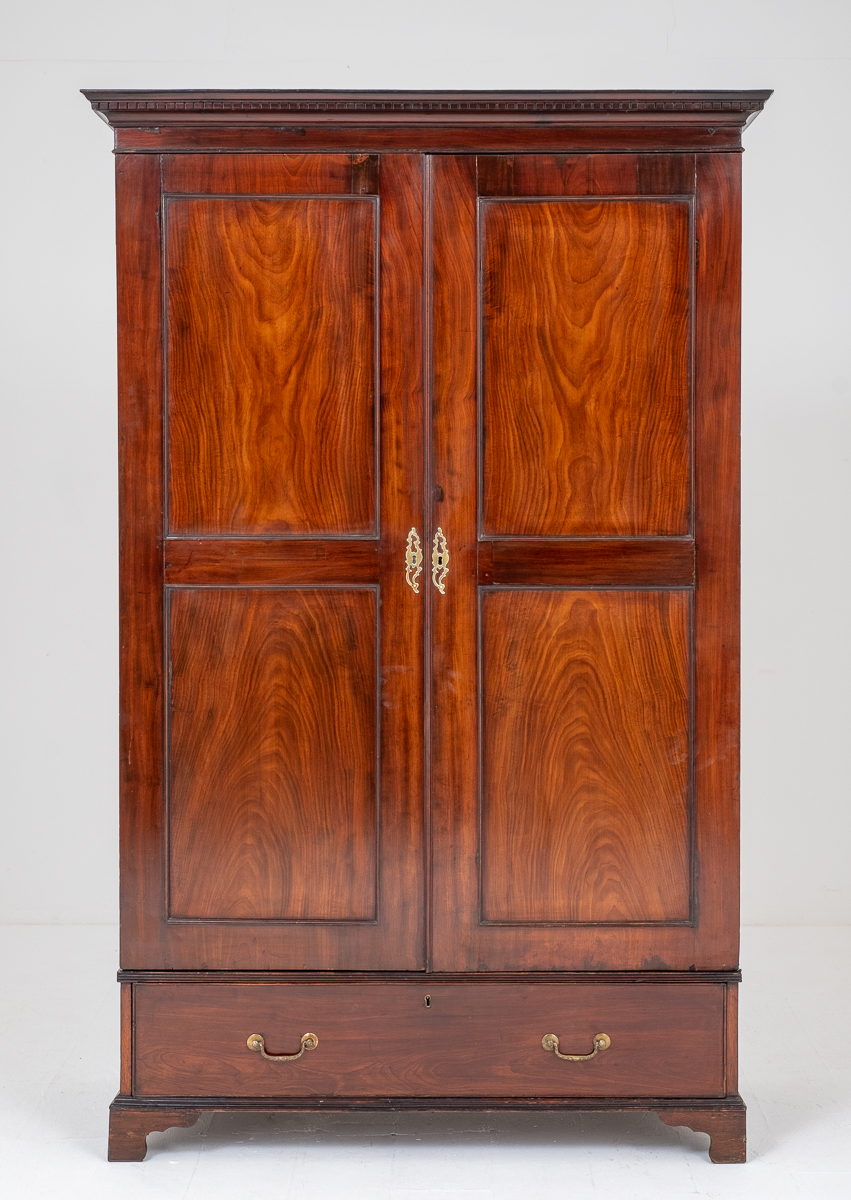 Mahogany Georgian 2 Door Wardrobe (1 of 1) Mahogany Georgian 2 Door Wardrobe (1 of 1)