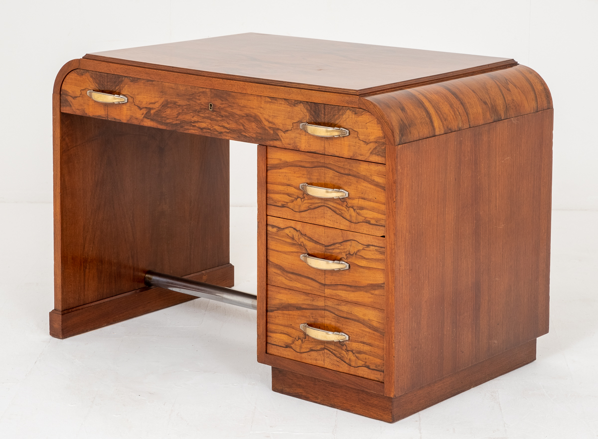 Very Stylish Art Deco Walnut Desk (1 of 8) Very Stylish Art Deco Walnut Desk (1 of 8)
