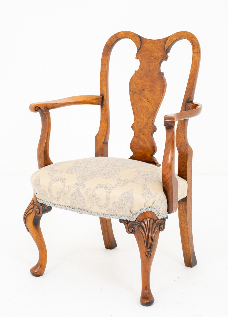 Walnut Queen Anne Style Childs Chair c.1920 (1 of 9)