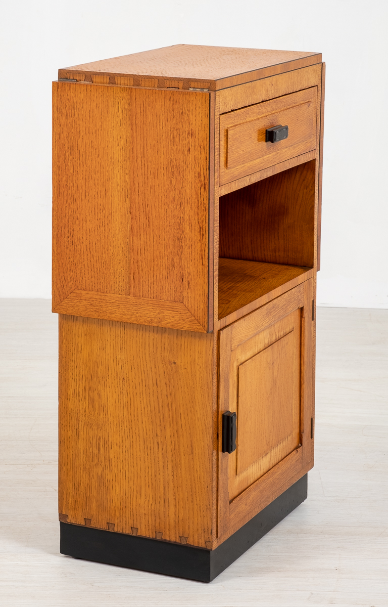 Unusual Oak Art Deco Cabinet (1 of 9)