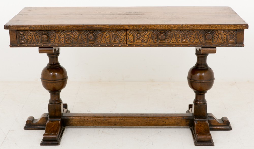 Jacobean Style Carved Oak 2 Drawer Side Table c.1920 (1 of 7)