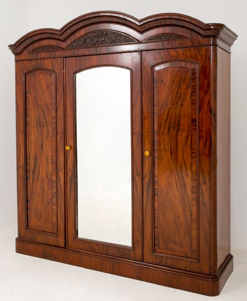 Mahogany 3 Door Gentleman's Wardrobe (1 of 8) Mahogany 3 Door Gentleman's Wardrobe (1 of 8)