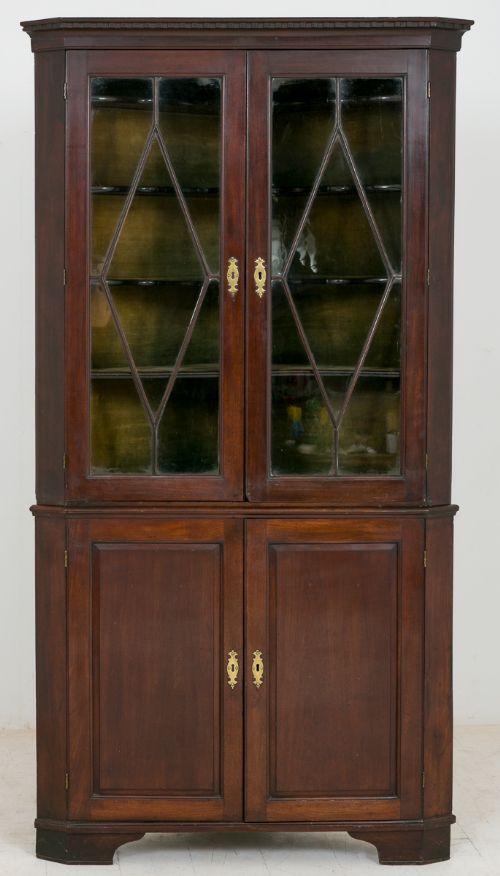 George II Mahogany Glazed Corner Cabinet c.1770 (1 of 5)