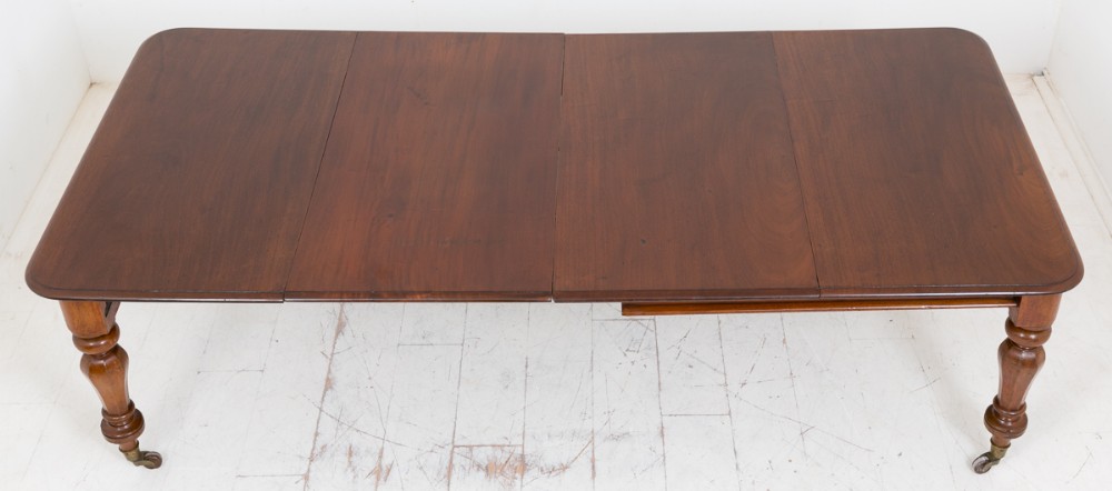 Mid Victorian Mahogany Extending Dining Table (1 of 1) Mid Victorian Mahogany Extending Dining Table (1 of 1)