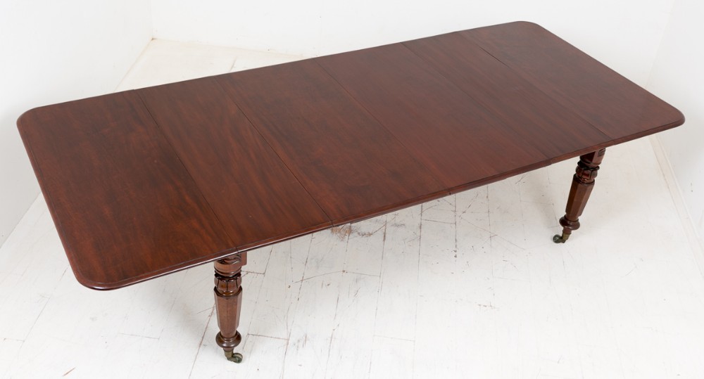 William IV Mahogany Extending Dining Table (1 of 1) William IV Mahogany Extending Dining Table (1 of 1)