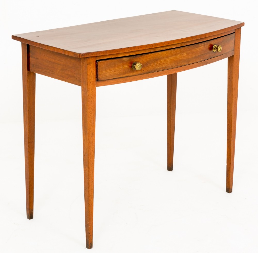 Regency Mahogany Bow Fronted Side Table (1 of 9) Regency Mahogany Bow Fronted Side Table (1 of 9)