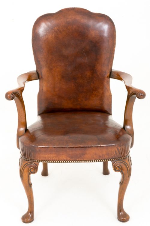 Walnut Queen Anne Style Desk Chair c.1920 (1 of 1) Walnut Queen Anne Style Desk Chair c.1920 (1 of 1)