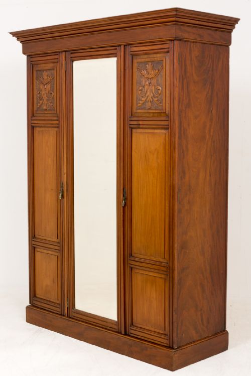 Victorian Walnut Wardrobe (1 of 1) Victorian Walnut Wardrobe (1 of 1)