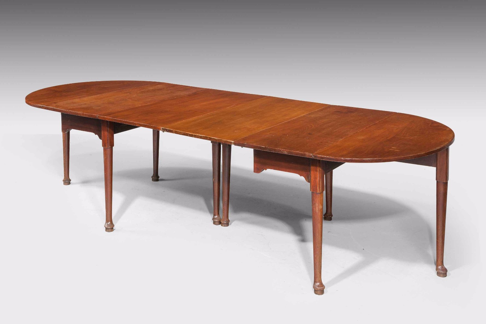 Early George III Period Mahogany Dining Table (1 of 1) Early George III Period Mahogany Dining Table (1 of 1)