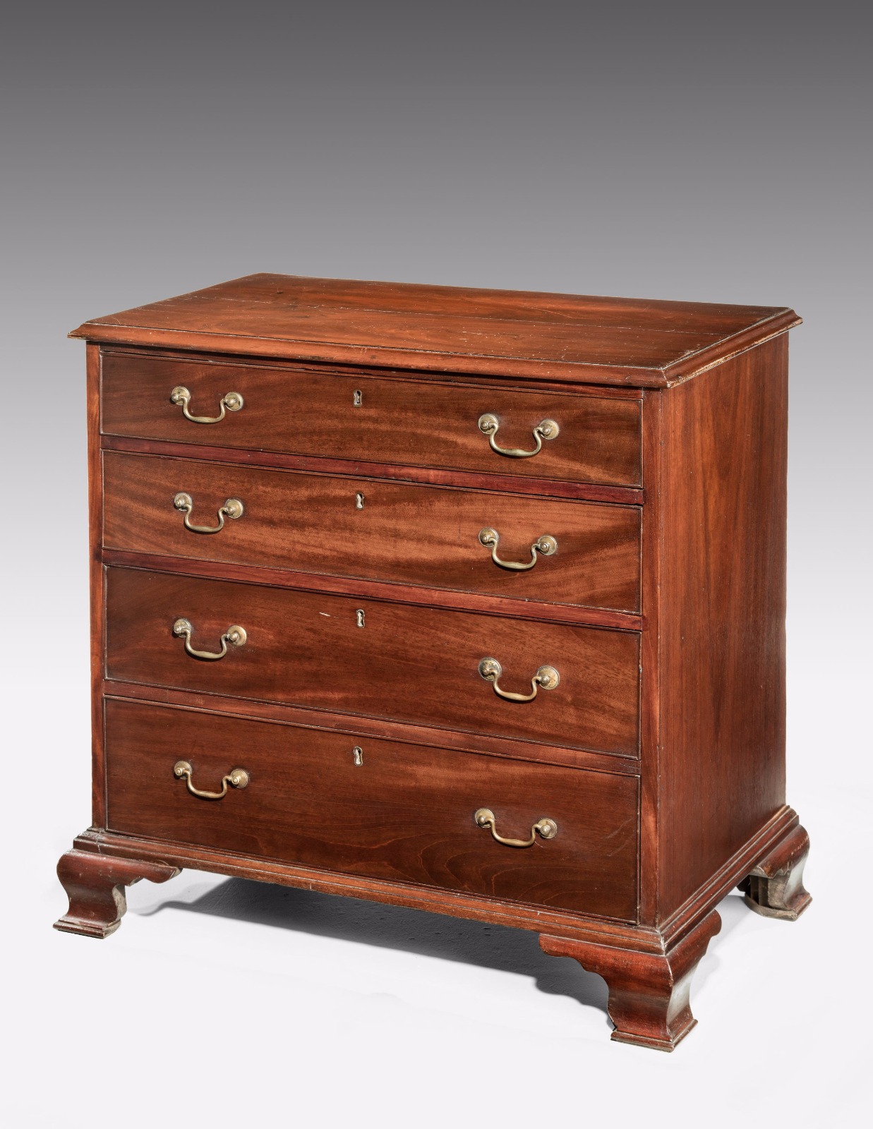 George III Period Mahogany Chest of Drawers of Small Proportions (1 of 1) George III Period Mahogany Chest of Drawers of Small Proportions (1 of 1)