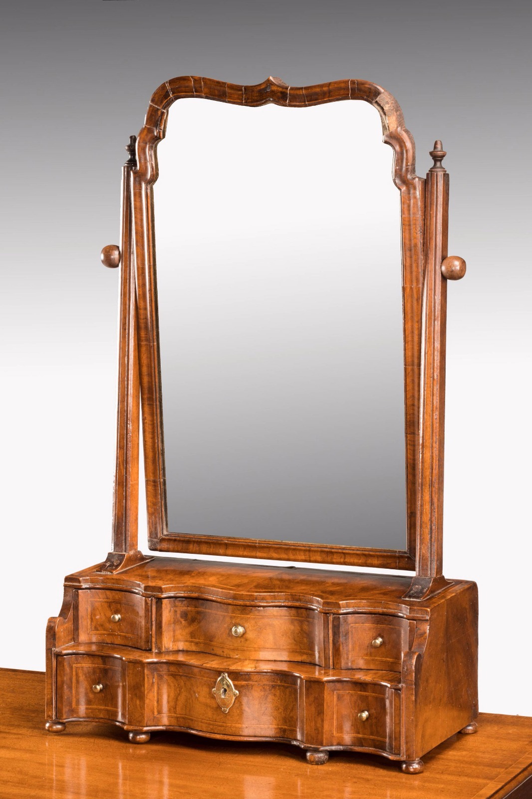 Early 18th Century Serpentine Fronted Walnut Dressing Mirror (1 of 1) Early 18th Century Serpentine Fronted Walnut Dressing Mirror (1 of 1)