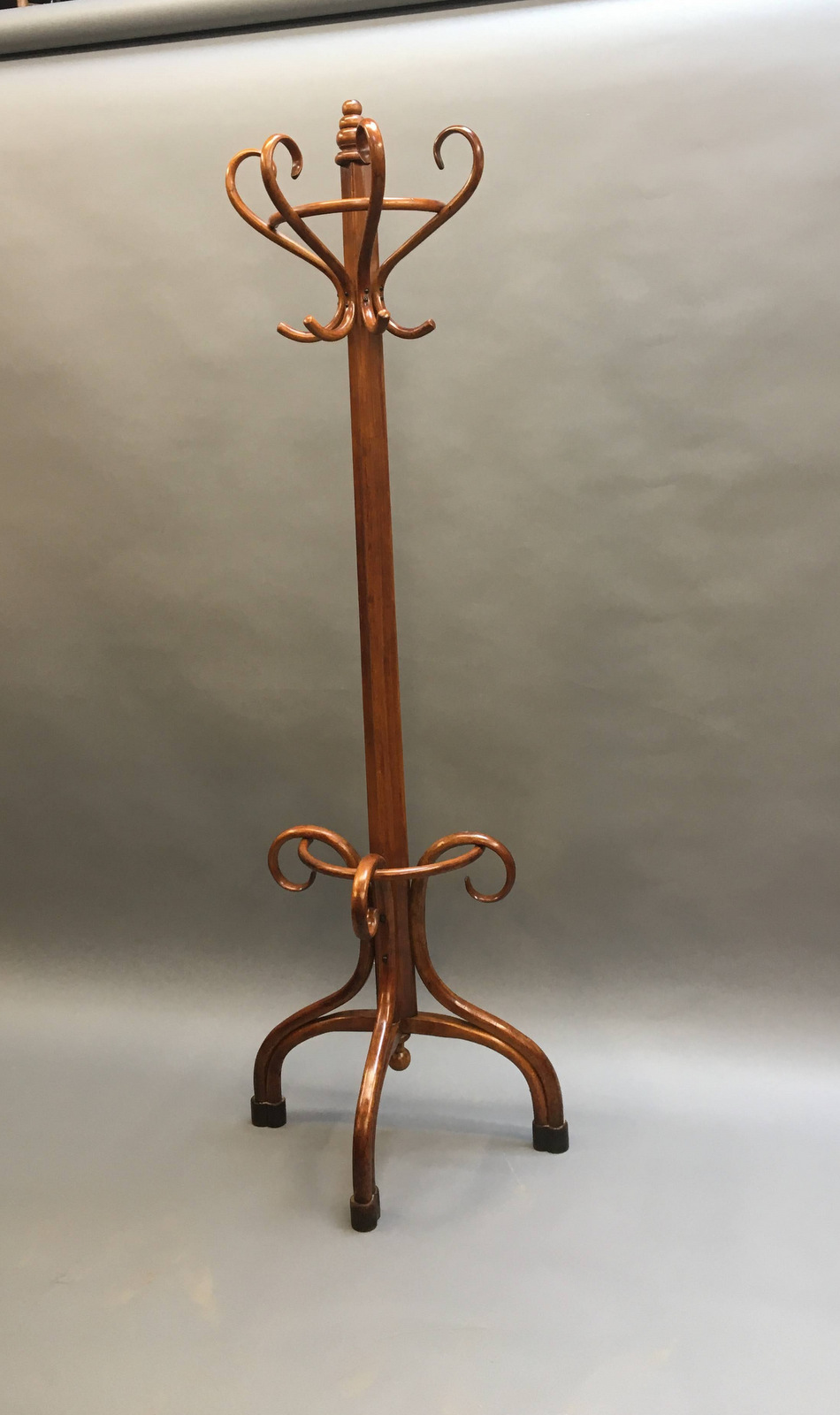 Bentwood Hat & Coat Stand c.1930 (1 of 6) Bentwood Hat & Coat Stand c.1930 (1 of 6)