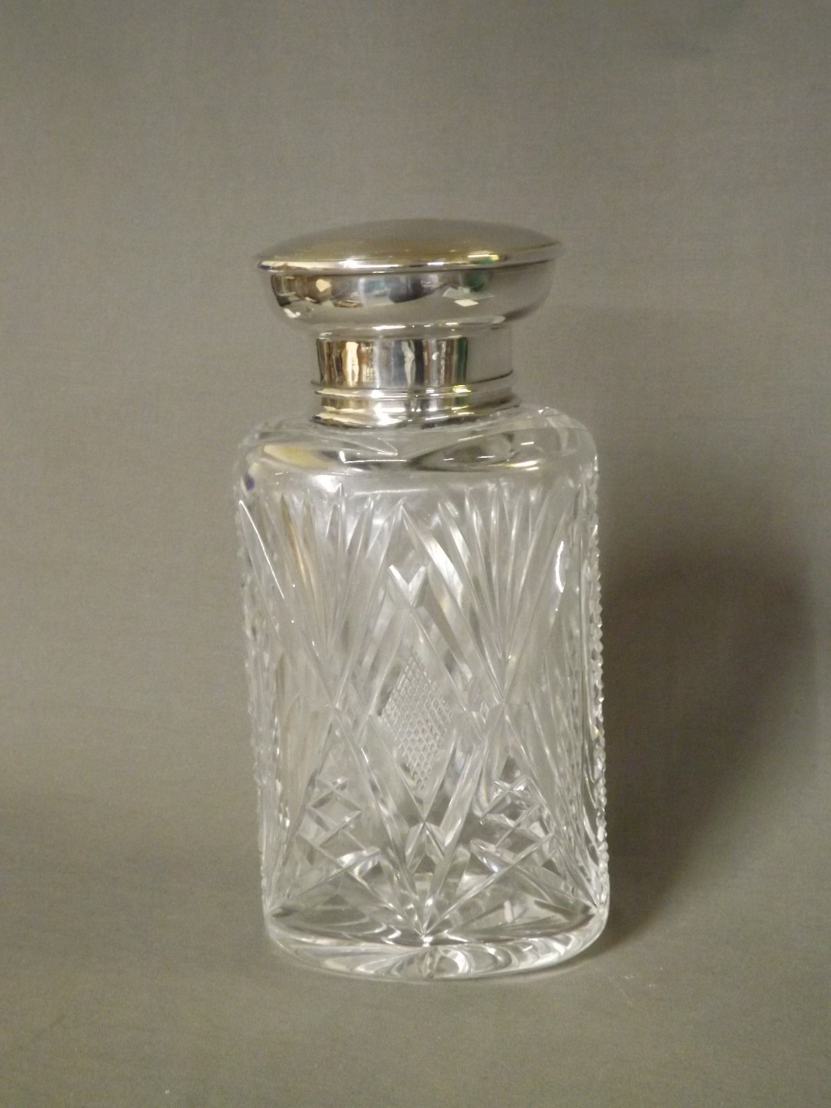 Cut Glass Dressing Table Jar 1890 (1 of 1) Cut Glass Dressing Table Jar 1890 (1 of 1)