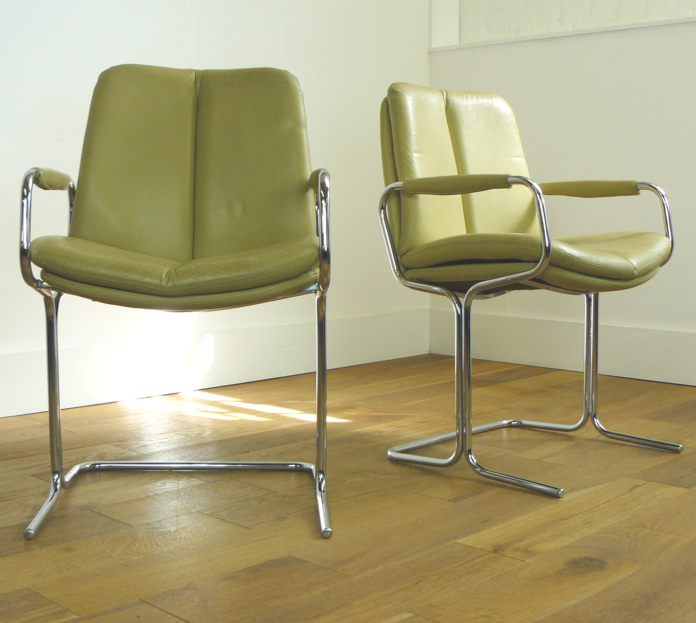 Pieff Leather Eleganza Arm / Desk Chairs 'we have 2' (1 of 16) Pieff Leather Eleganza Arm / Desk Chairs 'we have 2' (1 of 16)
