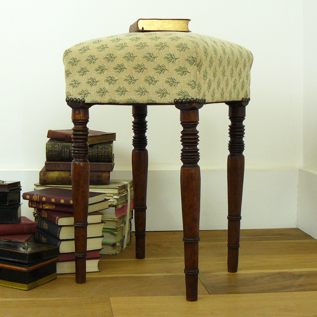 Appealing Little Mid 19th Century Victorian Dressing Stool (1 of 8) Appealing Little Mid 19th Century Victorian Dressing Stool (1 of 8)