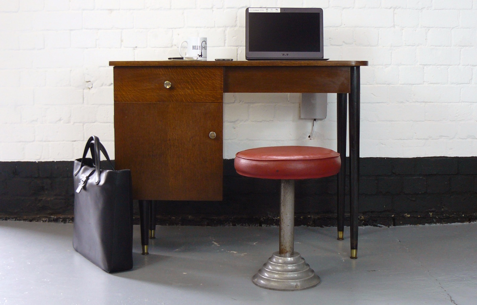 Petite 1960s Mid Century Desk with Brass Tipped Black Atomic Legs (1 of 1) Petite 1960s Mid Century Desk with Brass Tipped Black Atomic Legs (1 of 1)