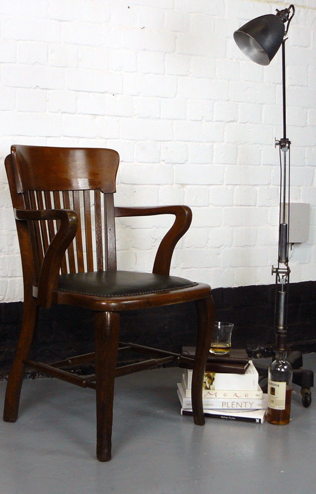 Good Vintage Oak Office Desk Chair c.1920 (1 of 1) Good Vintage Oak Office Desk Chair c.1920 (1 of 1)