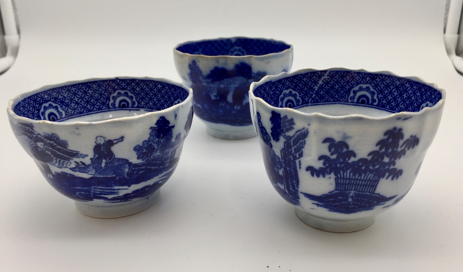 Set 3 Spode Pearlware Buffalo Pattern Tea Bowls c.1790 (1 of 4)