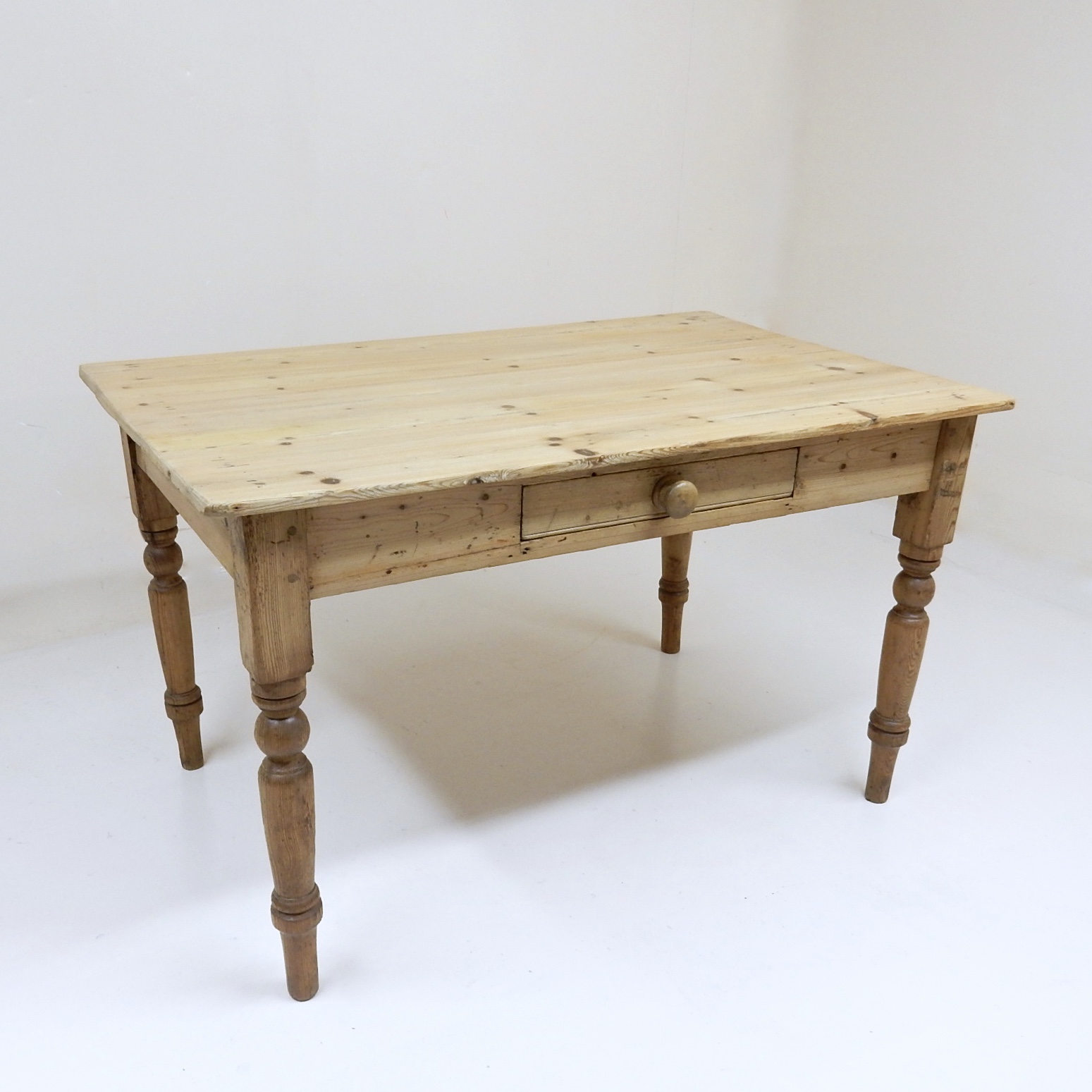 Antique Pine Kitchen Table (1 of 1) Antique Pine Kitchen Table (1 of 1)