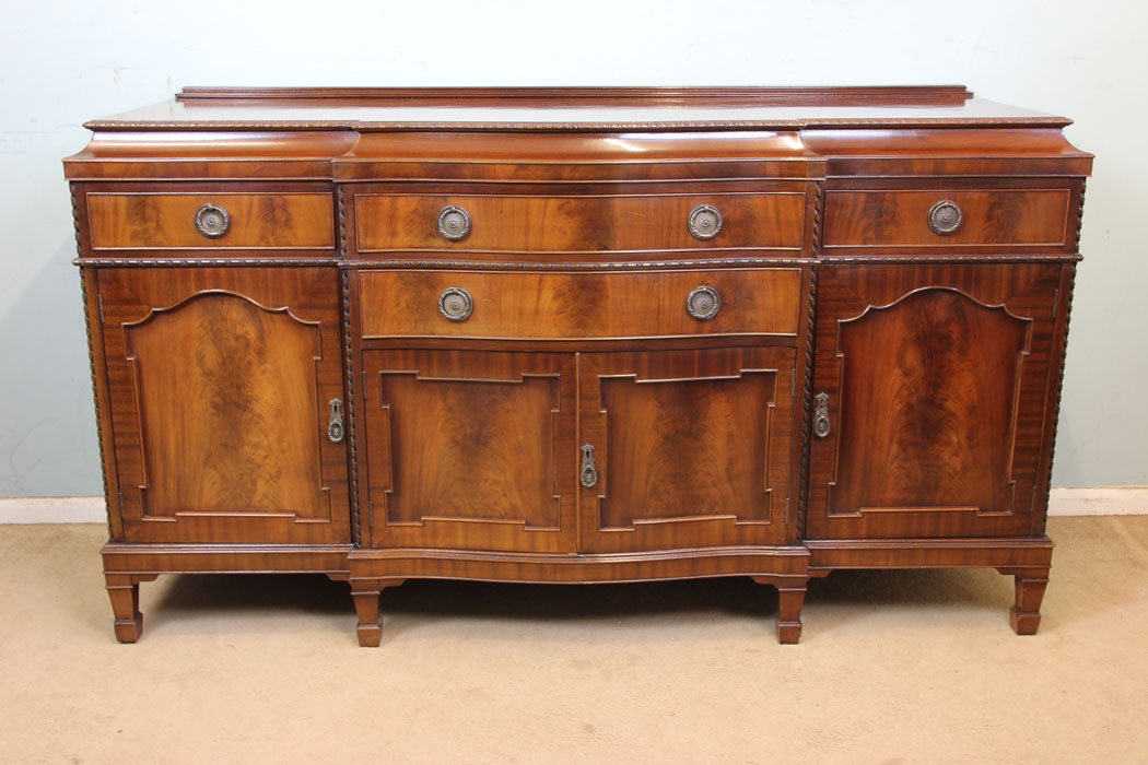 Antique Mahogany Breakfront Sideboard C.1910 (1 of 1) Antique Mahogany Breakfront Sideboard C.1910 (1 of 1)