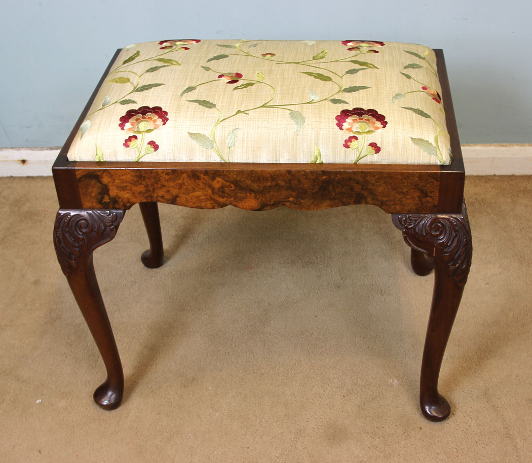 Burr Walnut Queen Anne Style Dressing Table Stool (1 of 1) Burr Walnut Queen Anne Style Dressing Table Stool (1 of 1)