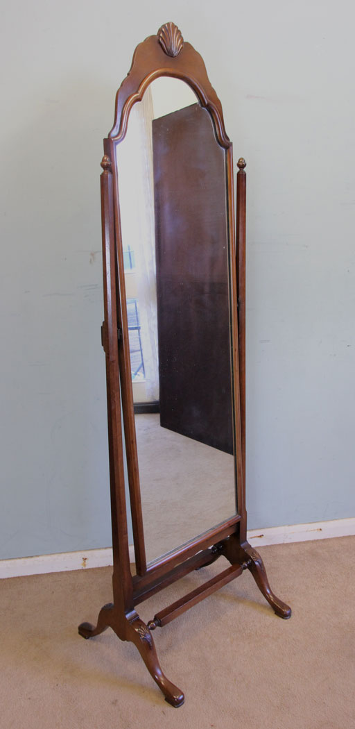 Queen Anne Style Walnut Cheval Dressing Mirror C.1920 (1 of 1) Queen Anne Style Walnut Cheval Dressing Mirror C.1920 (1 of 1)