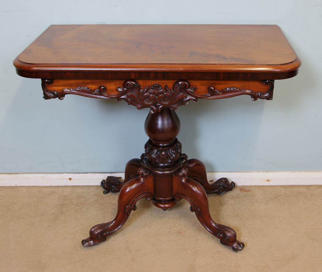 Antique Victorian Mahogany Tea Table / Side Lamp Table (1 of 1) Antique Victorian Mahogany Tea Table / Side Lamp Table (1 of 1)