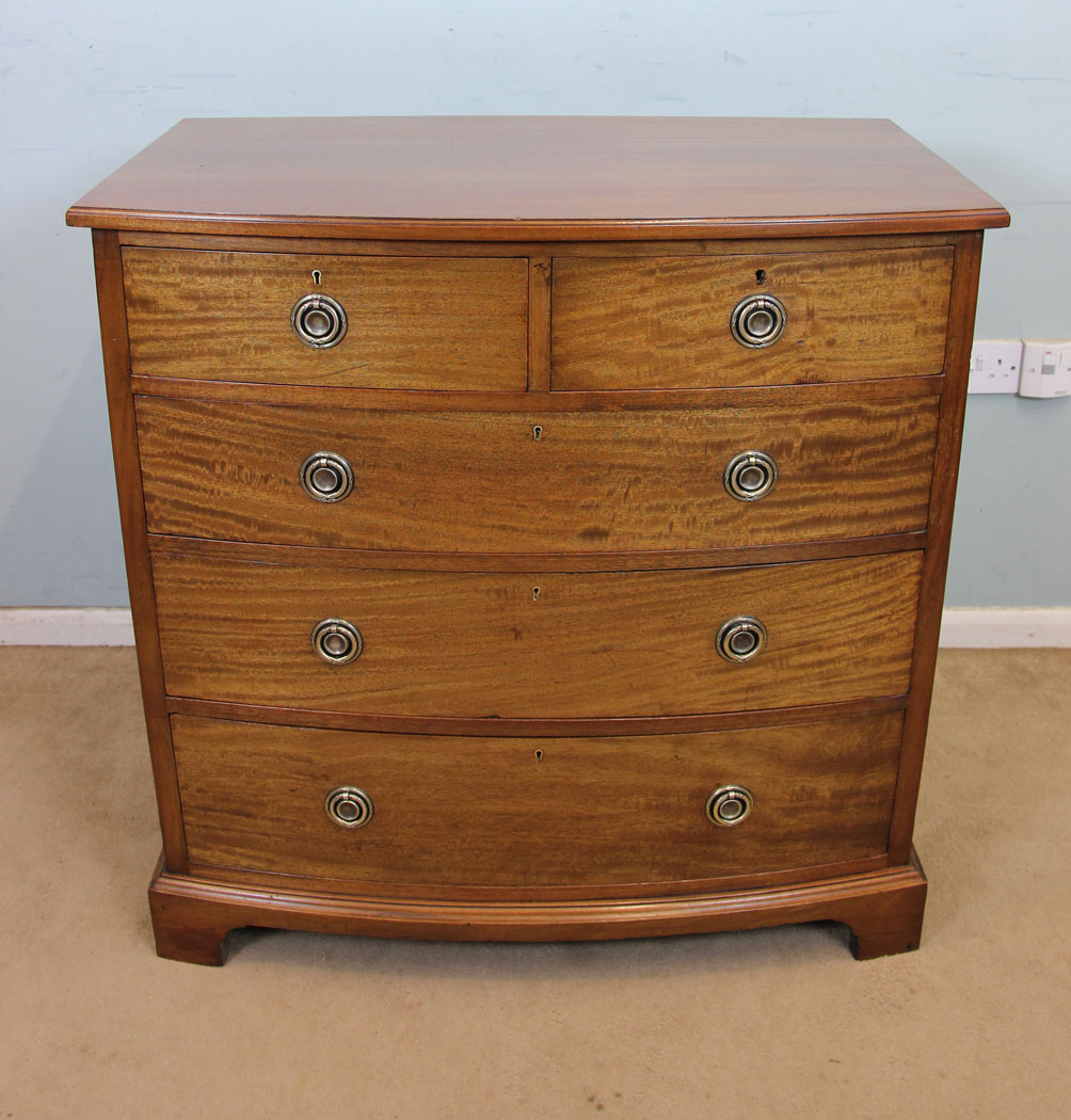 Antique Mahogany Bow Front Chest of Drawers 10887 / LA98007