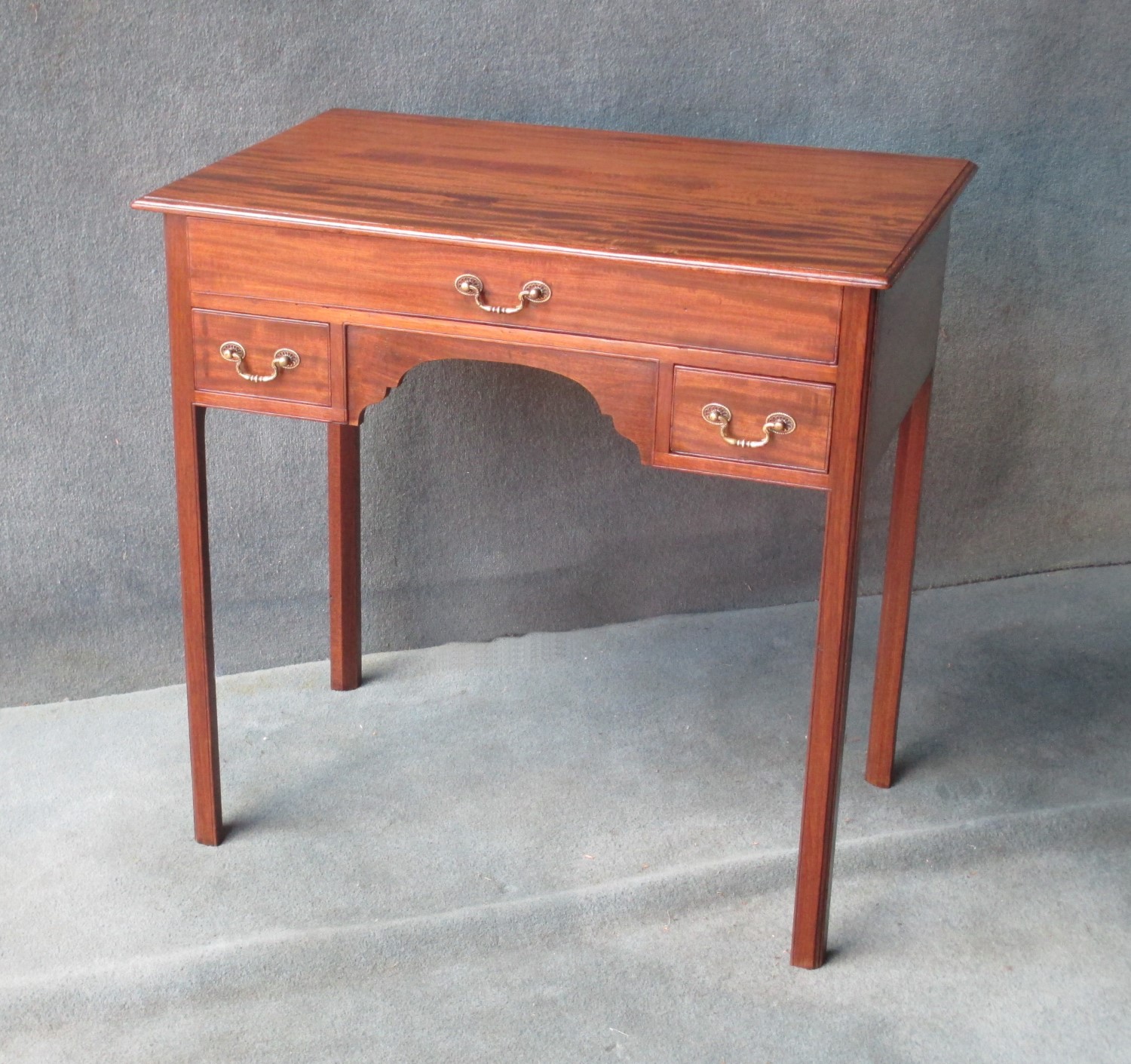 Georgian Mahogany Chippendale "Style" Lowboy C.1760 (1 of 1) Georgian Mahogany Chippendale "Style" Lowboy C.1760 (1 of 1)
