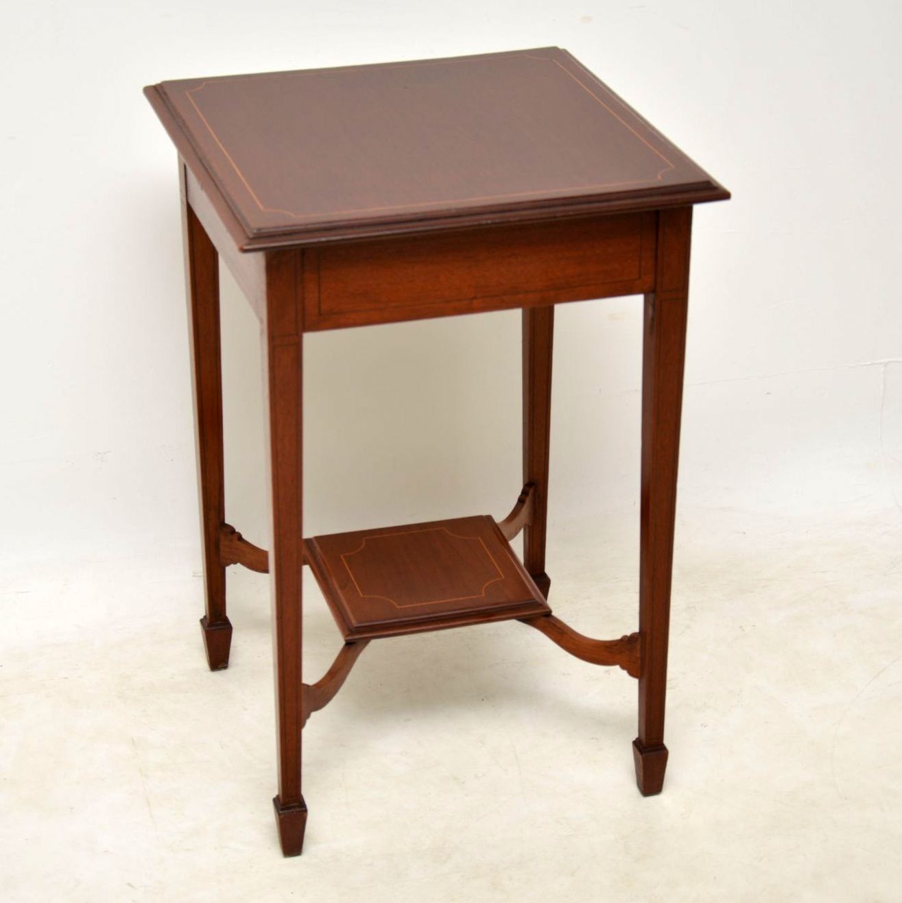 Antique Edwardian Inlaid Mahogany Occasional Table (1 of 1) Antique Edwardian Inlaid Mahogany Occasional Table (1 of 1)