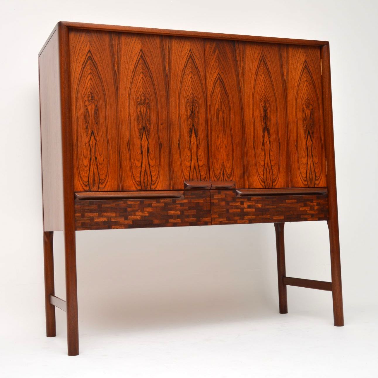 1960s Vintage Rosewood Drinks Cabinet by Mcintosh (1 of 1) 1960s Vintage Rosewood Drinks Cabinet by Mcintosh (1 of 1)