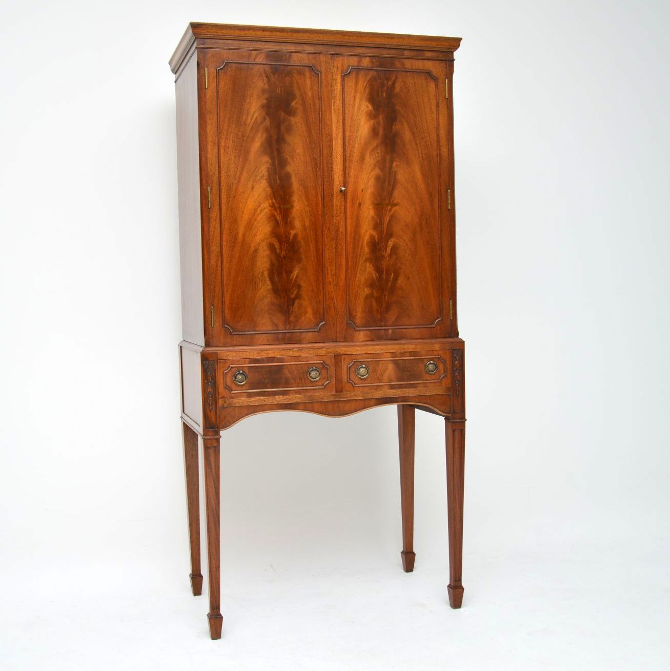 Georgian Style Mahogany Cocktail Cabinet (1 of 1) Georgian Style Mahogany Cocktail Cabinet (1 of 1)