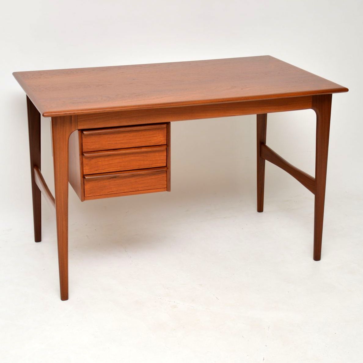 1960s Vintage Danish Teak Desk (1 of 1) 1960s Vintage Danish Teak Desk (1 of 1)