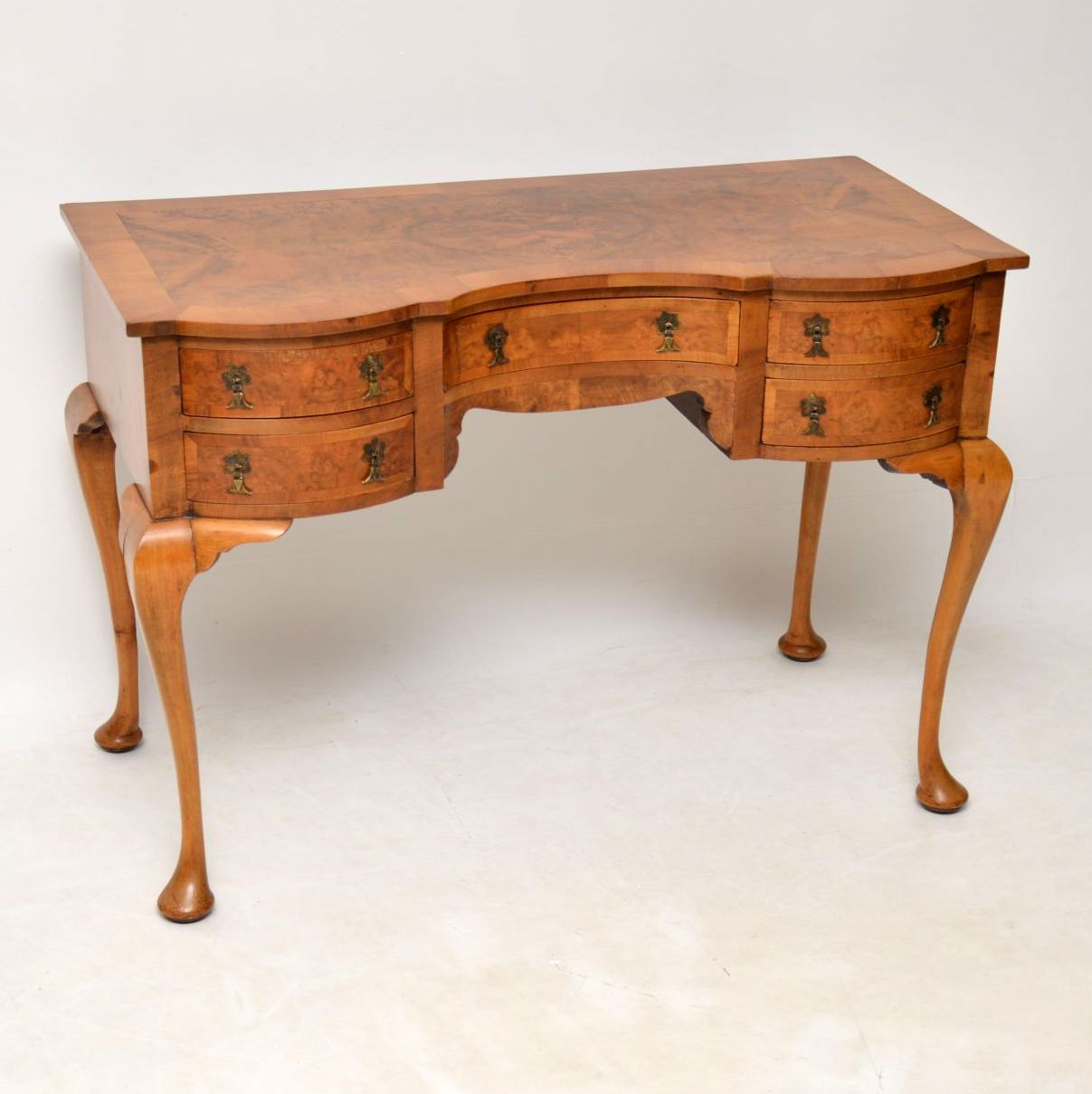 Burr Walnut Desk / Dressing Table c.1920 (1 of 1) Burr Walnut Desk / Dressing Table c.1920 (1 of 1)