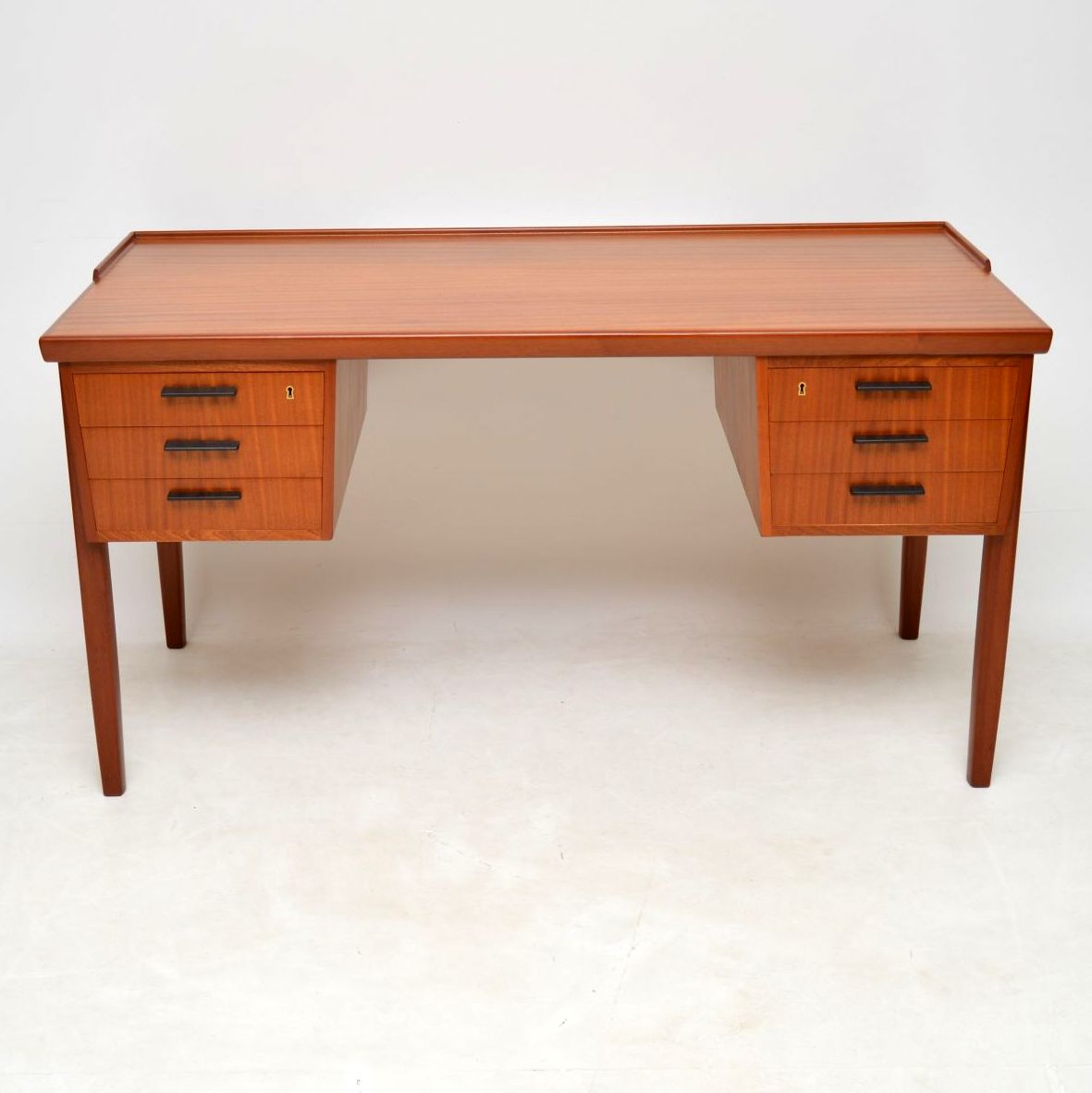 1960s Danish Vintage Teak Desk (1 of 1) 1960s Danish Vintage Teak Desk (1 of 1)