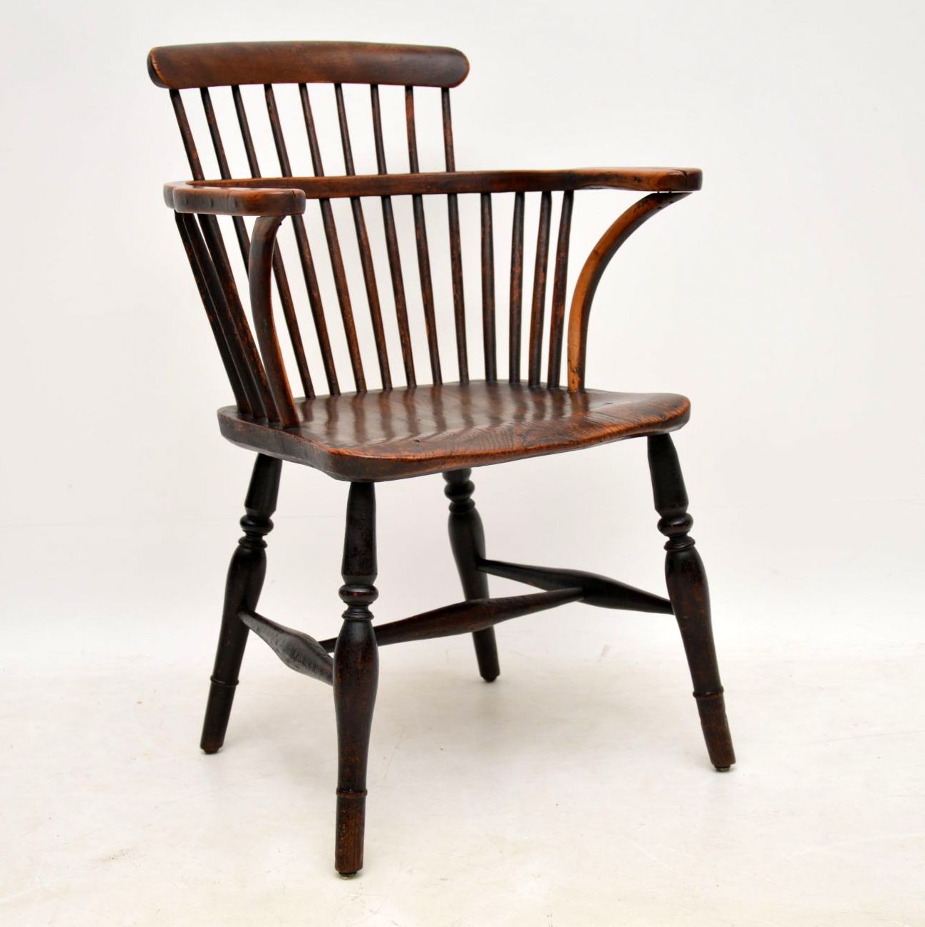 Antique Elm Spindle Back Windsor Chair (1 of 1)