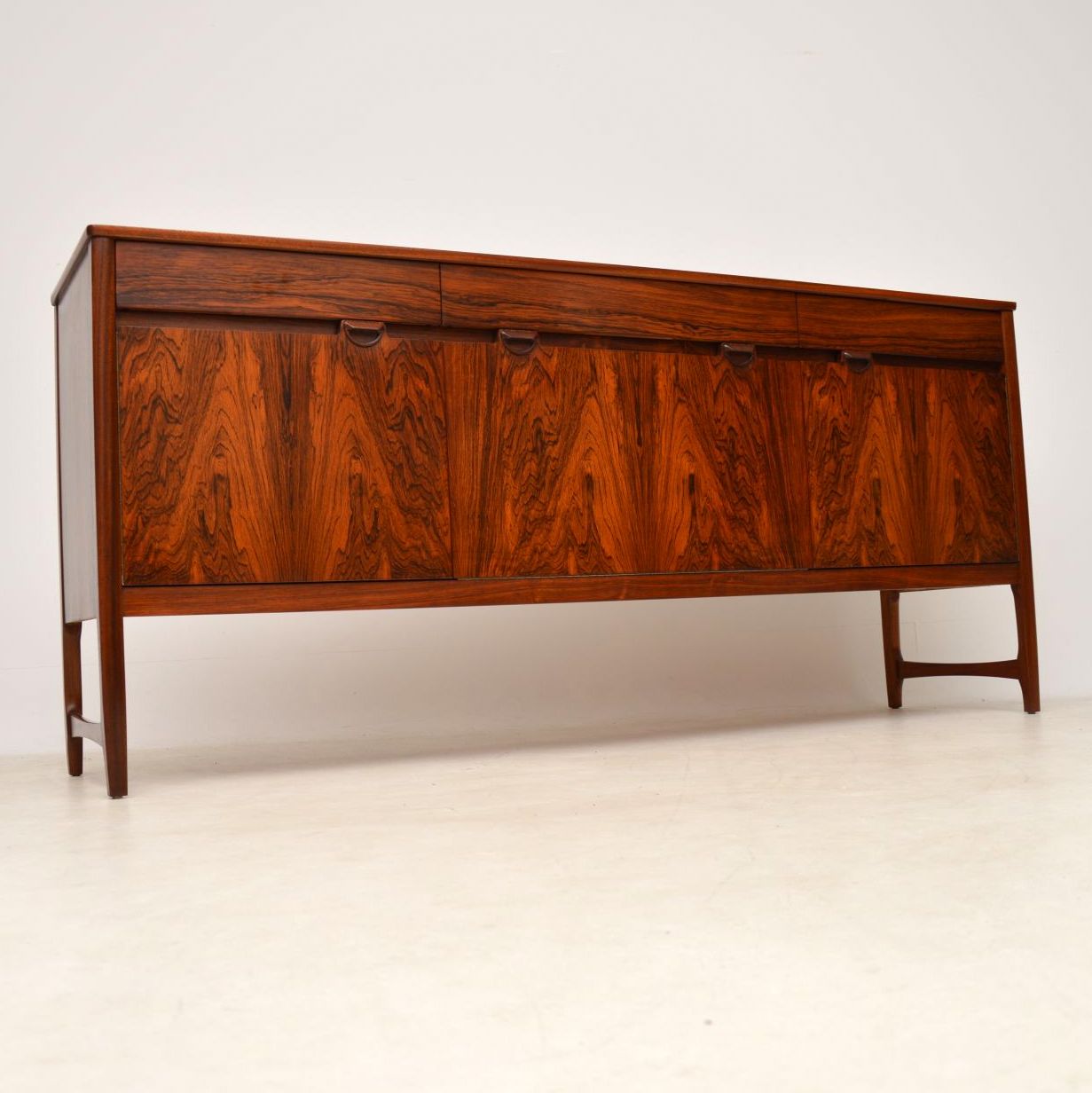 1960s Vintage Rosewood Sideboard (1 of 1) 1960s Vintage Rosewood Sideboard (1 of 1)