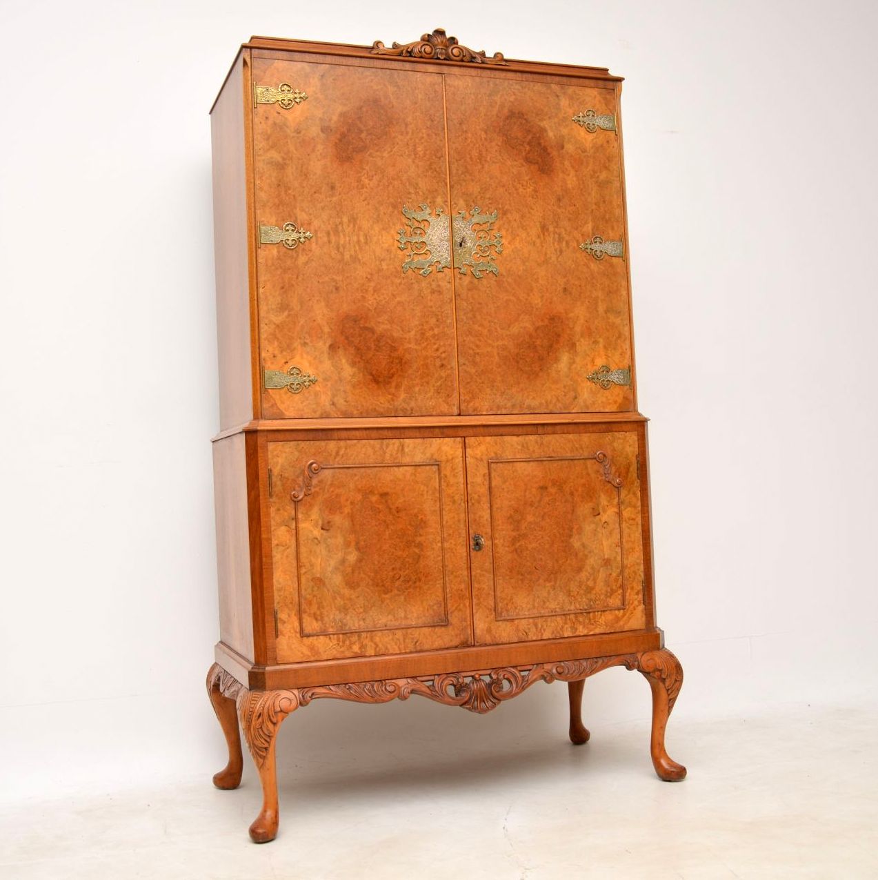 Burr Walnut Queen Anne Style Cocktail Cabinet (1 of 1) Burr Walnut Queen Anne Style Cocktail Cabinet (1 of 1)