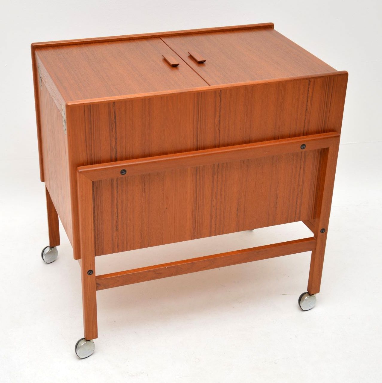 1960s Danish Teak Bar Cart Drinks Trolley by Andreas Hansen (1 of 1) 1960s Danish Teak Bar Cart Drinks Trolley by Andreas Hansen (1 of 1)